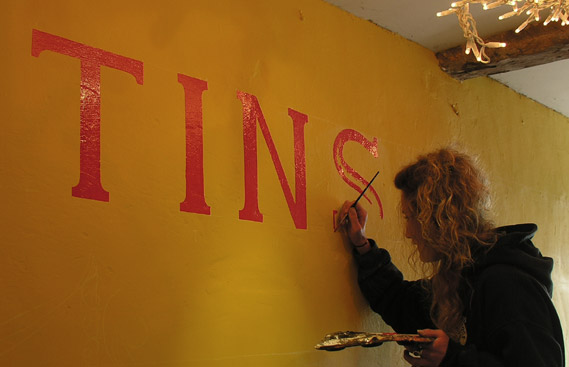 Hannah Whaler Signwriter